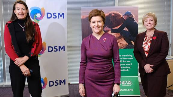 Geraldine Machett, Royal DSM, with Scotland First Minister Nicola Sturgeon and Scotish Enterprise Managing Director Linda Hanna