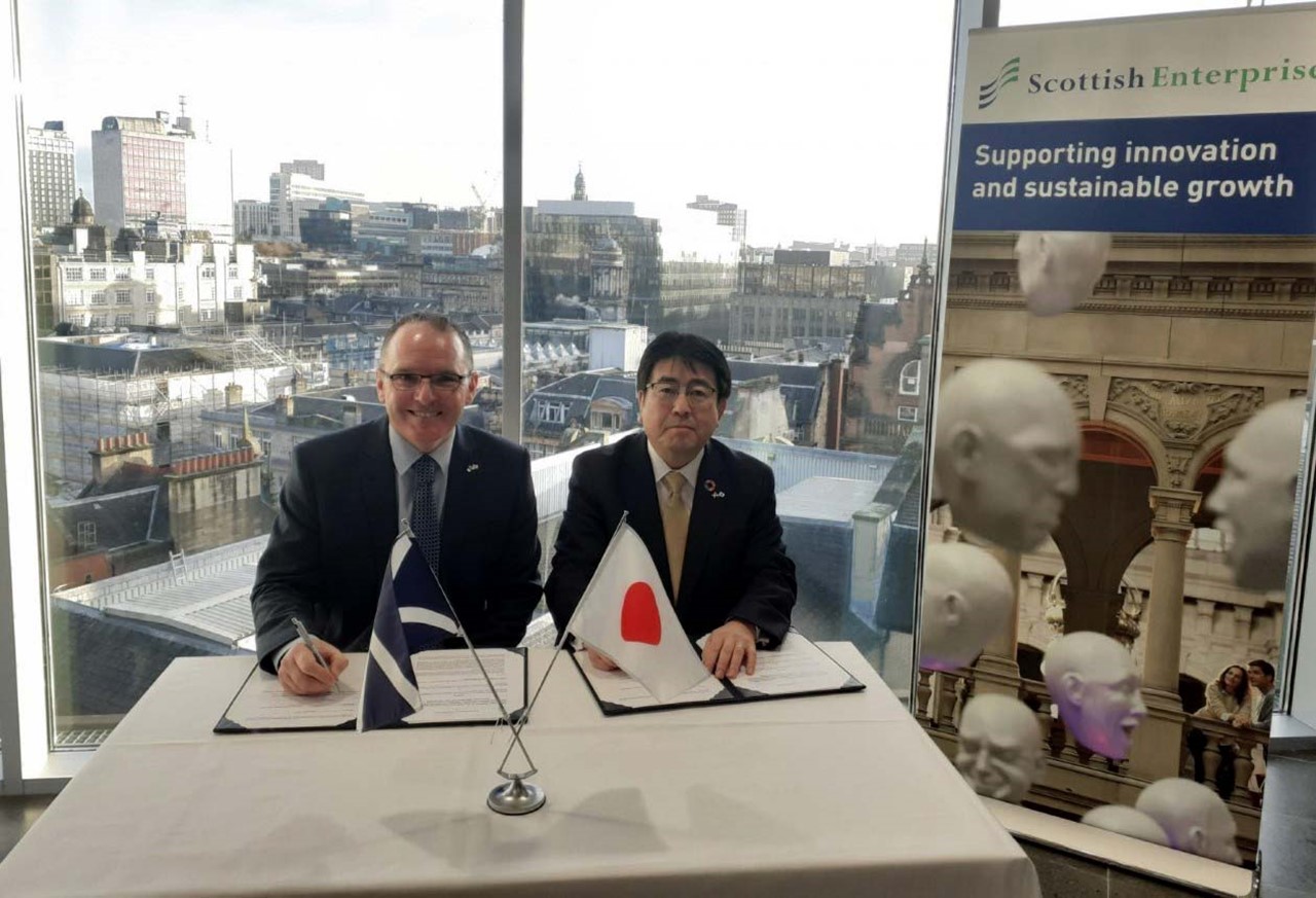 Adrian Gillespie, CEO of Scottish Enterprise, and Yoshiaki Yokota, CEO of Marubeni's Power and Infrastructure Solution Group